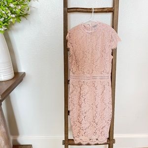 Beautiful ladies dusty pink lace dress